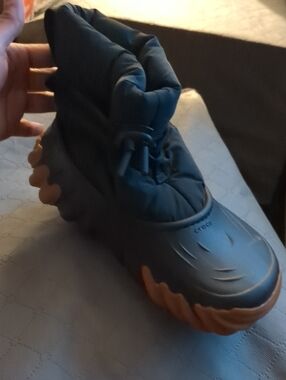 🥶🔥CROCS ECKO Black with Gum Soles.. Unisex SNOW Boots. 🔥